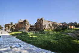 Image du Maroc Professionnelle de  La Kasbah de Saidia, construite à la fin du 19ème siècle à l’embouchure orientale de l’Oued Kiss par le Sultan Hassan Ier, marque la naissance de ce hameau. Sa position stratégique, en face de l’Algérie, servait de frontière et permettait au Sultan de surveiller les passages. Non loin se situe Le site balnéaire de Saidia surnommée « la perle bleue » fait partie des plus longues plages du royaume, avec ses 14 kilomètres caractérisée par son sable fin et doré, ainsi que son climat méditerranéen, Lundi 15 Janvier 2007. (Photo / Abdeljalil Bounhar)

 